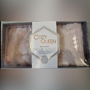 Cozy Queen Relaxing Neck Wrap in Cream
